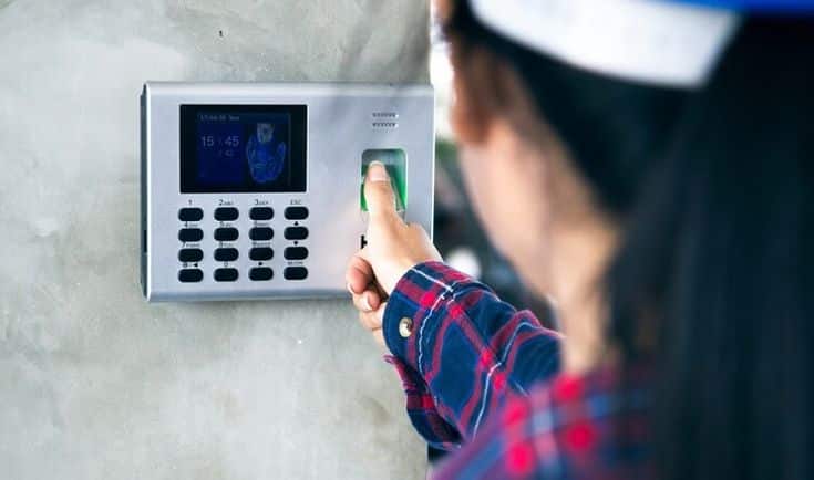 Máy chấm công tích hợp phần mềm quản lý nhân sự